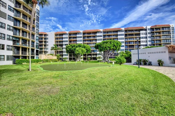 $4,800 | 859 Jeffery Street, Unit 7030, Boca Raton, FL 33487