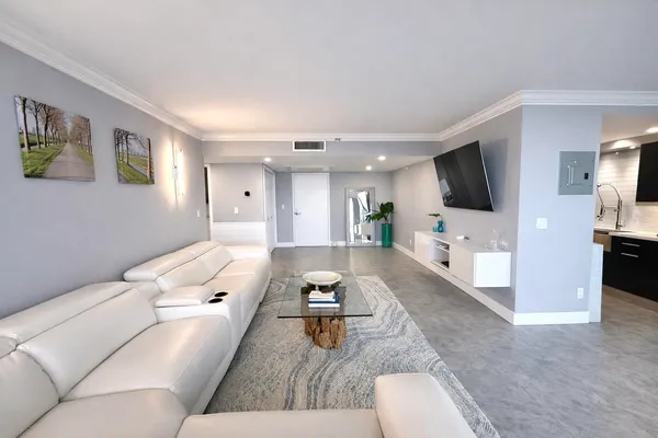 $4,800 | 859 Jeffery Street, Unit 7030, Boca Raton, FL 33487