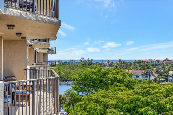 $4,800 | 859 Jeffery Street, Unit 7030, Boca Raton, FL 33487