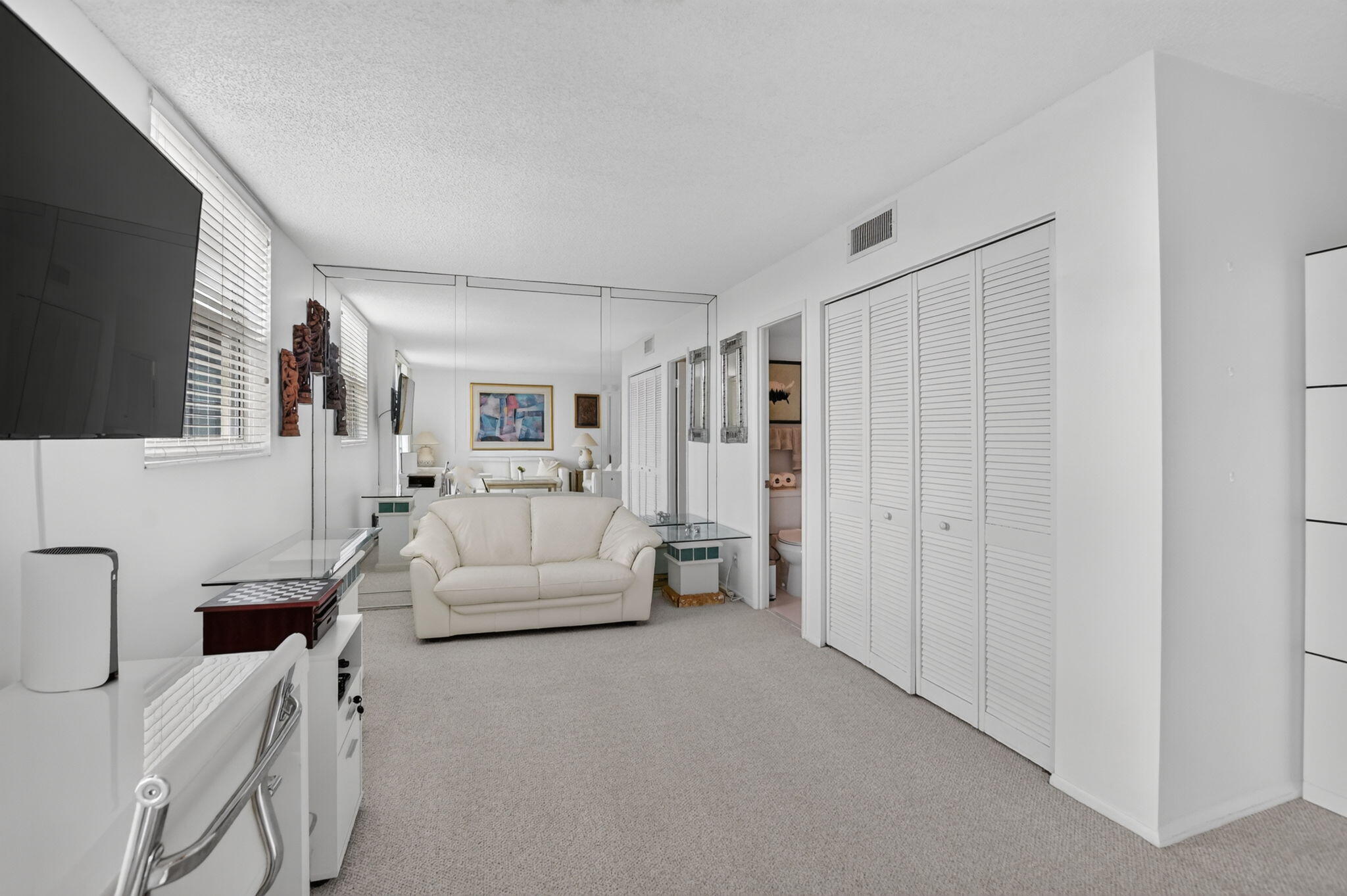 6461 Northwest 2nd Avenue, Unit 515 Boca Raton, FL 33487 - Photo 16 of 51 Living Room