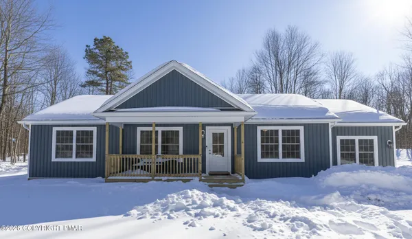 $390,000 | 201 Sun Valley Drive, Blakeslee, PA 18610