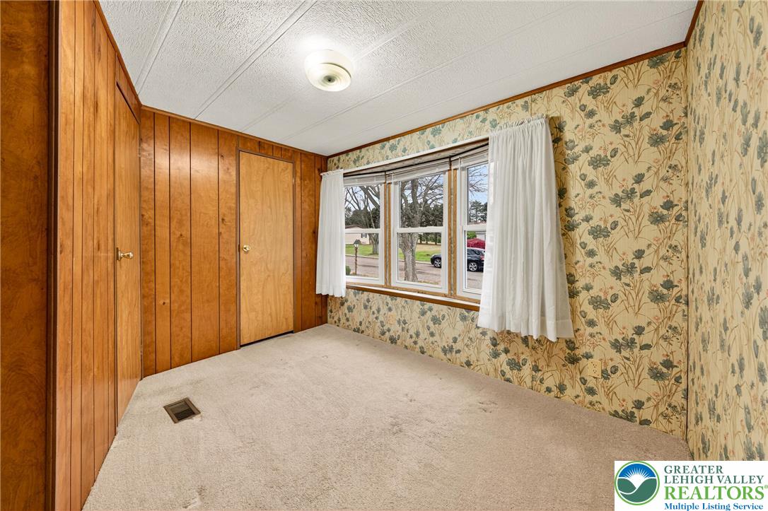 12 Revolutionary Road Mount Bethel, PA 18343 - Photo 35 of 53 en empty room with windows