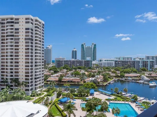 $2,100 | 500 Three Islands Boulevard, Unit L15, Hallandale Beach, FL 33009