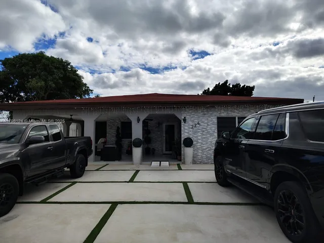 $950,000 | 224 East 42nd Street, Hialeah, FL 33013