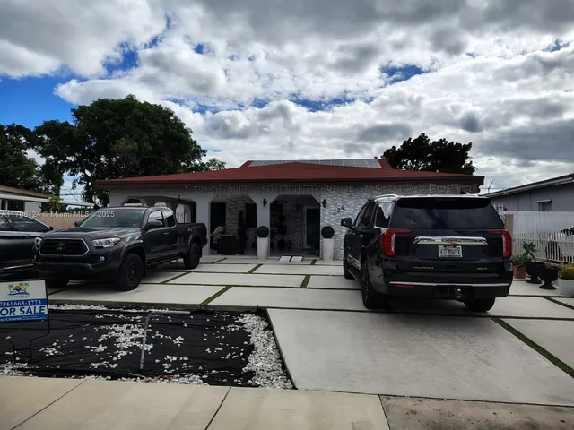 $950,000 | 224 East 42nd Street, Hialeah, FL 33013