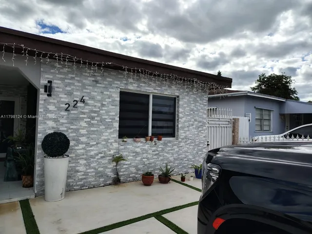 $950,000 | 224 East 42nd Street, Hialeah, FL 33013