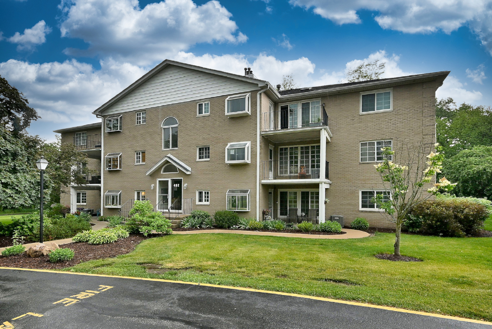 462 South President Street, Unit 101 Carol Stream, IL 60188 - Photo 3 of 40
