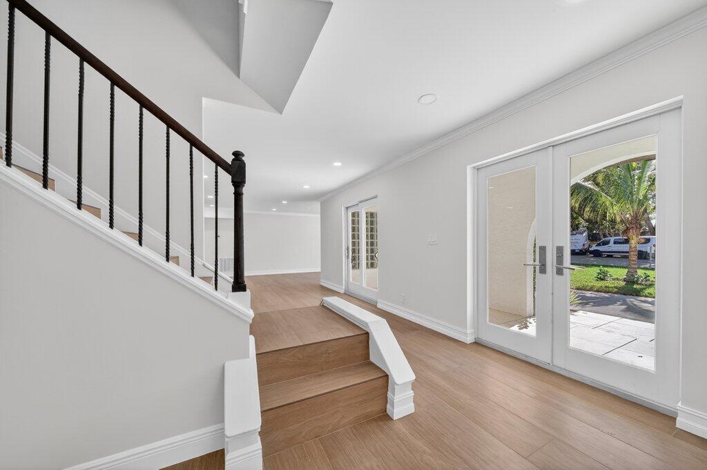 37 East High Point Road Sewall's Point, FL 34996 - Photo 16 of 55 foyer1.jpg-SMALL