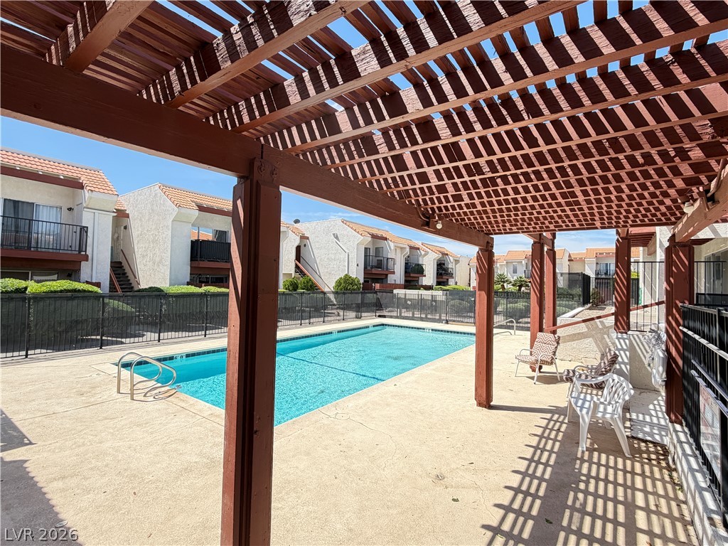 870 B, Unit 604 Boulder City, NV 89005 - Photo 9 of 11 community pool