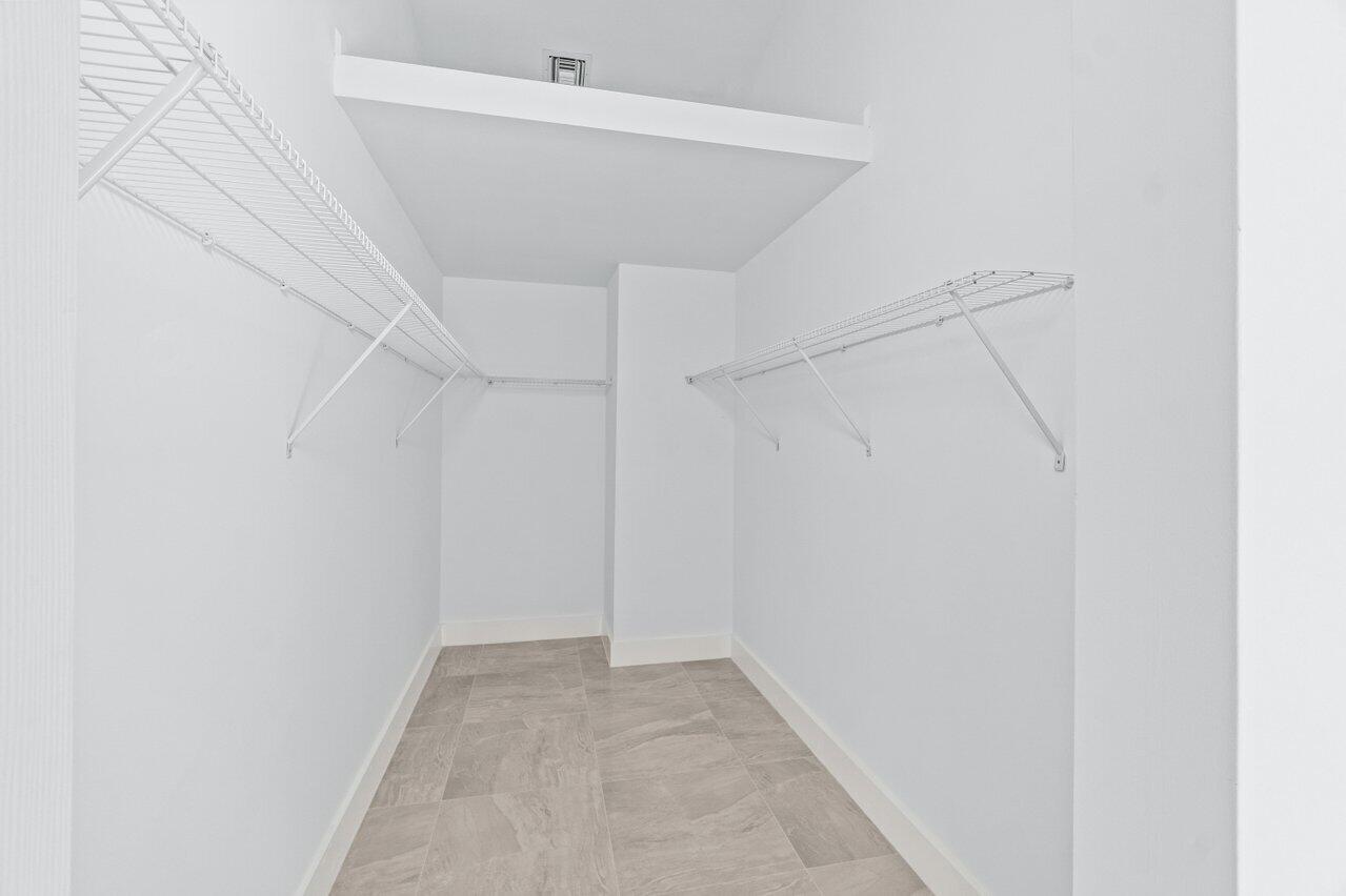 710 Clearbrook Park Circle Delray Beach, FL 33445 - Photo 16 of 28 Guest House