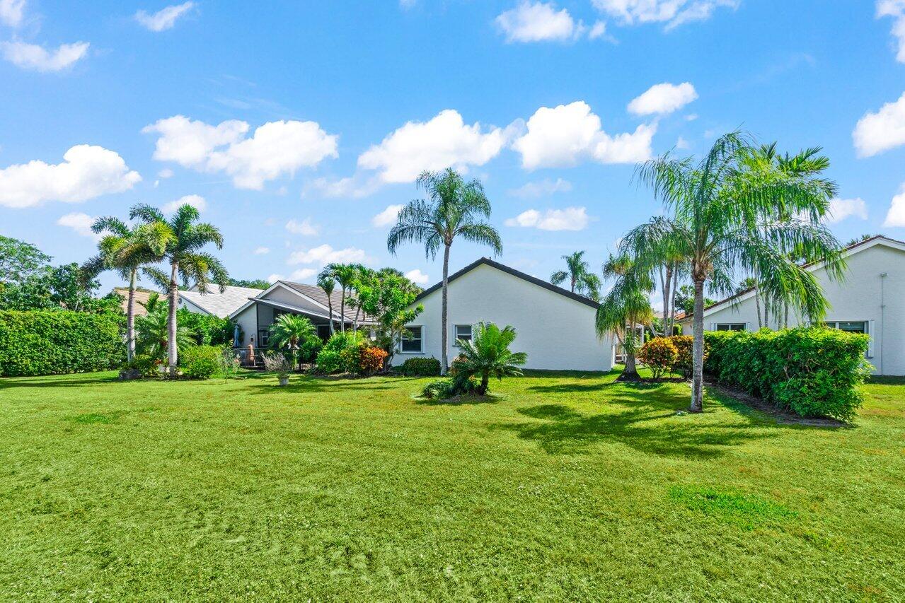 710 Clearbrook Park Circle Delray Beach, FL 33445 - Photo 26 of 28 Backyard Space