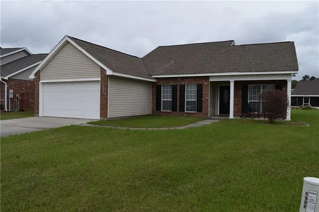 $2,300 | 538 Moore Boulevard, Covington, LA 70433