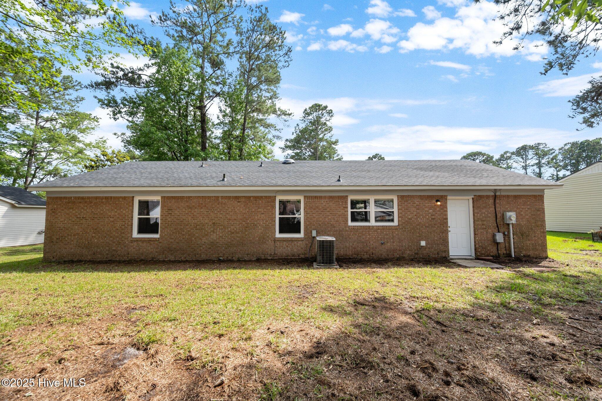 640 Shadowridge Road Jacksonville, NC 28546 - Photo 39 of 53 39-web-or-mls-08