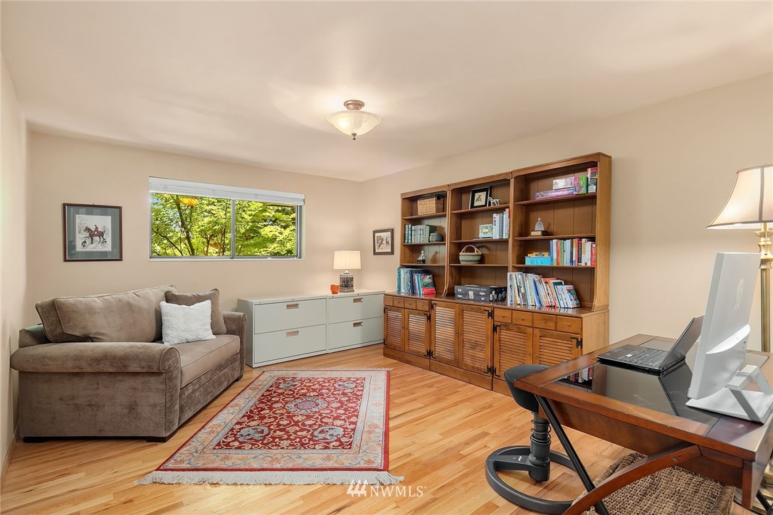12510 Southeast 100th Street Renton, WA 98056 - Photo 11 of 21