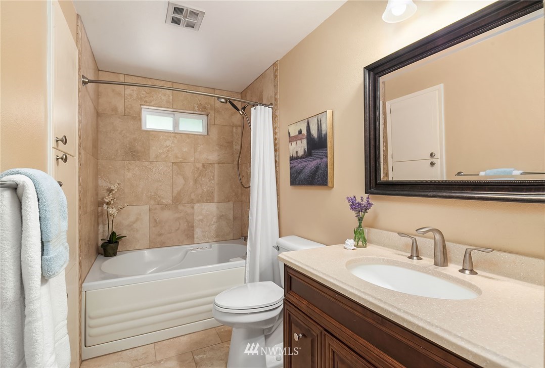 12510 Southeast 100th Street Renton, WA 98056 - Photo 13 of 21