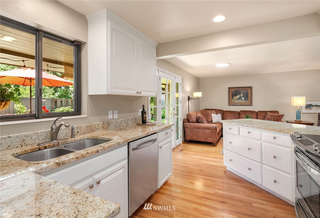 12510 Southeast 100th Street Renton, WA 98056 - Photo 8 of 21