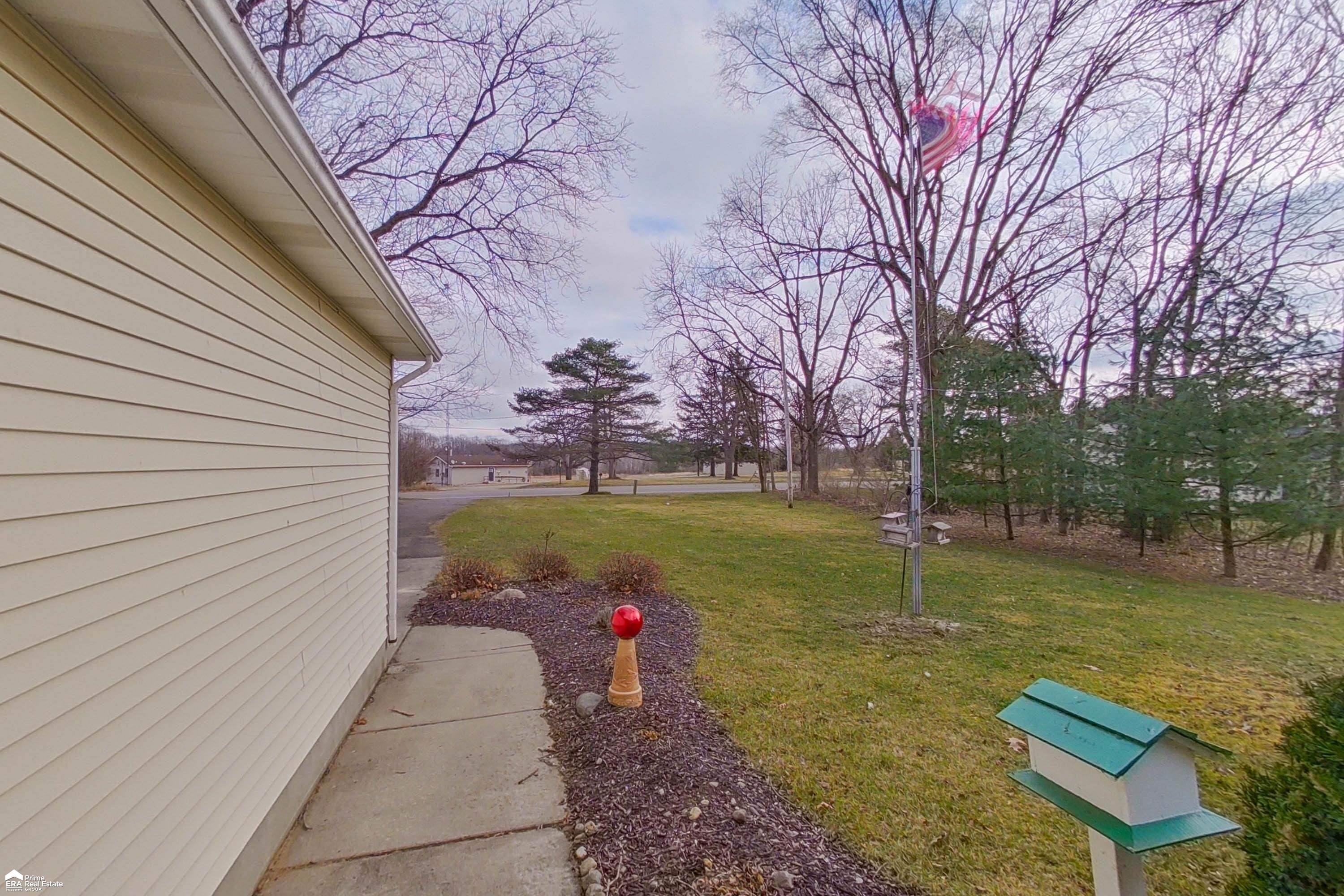 8213 North Seymour Road Flushing, MI 48433 - Photo 4 of 46 50097863-3.JPG