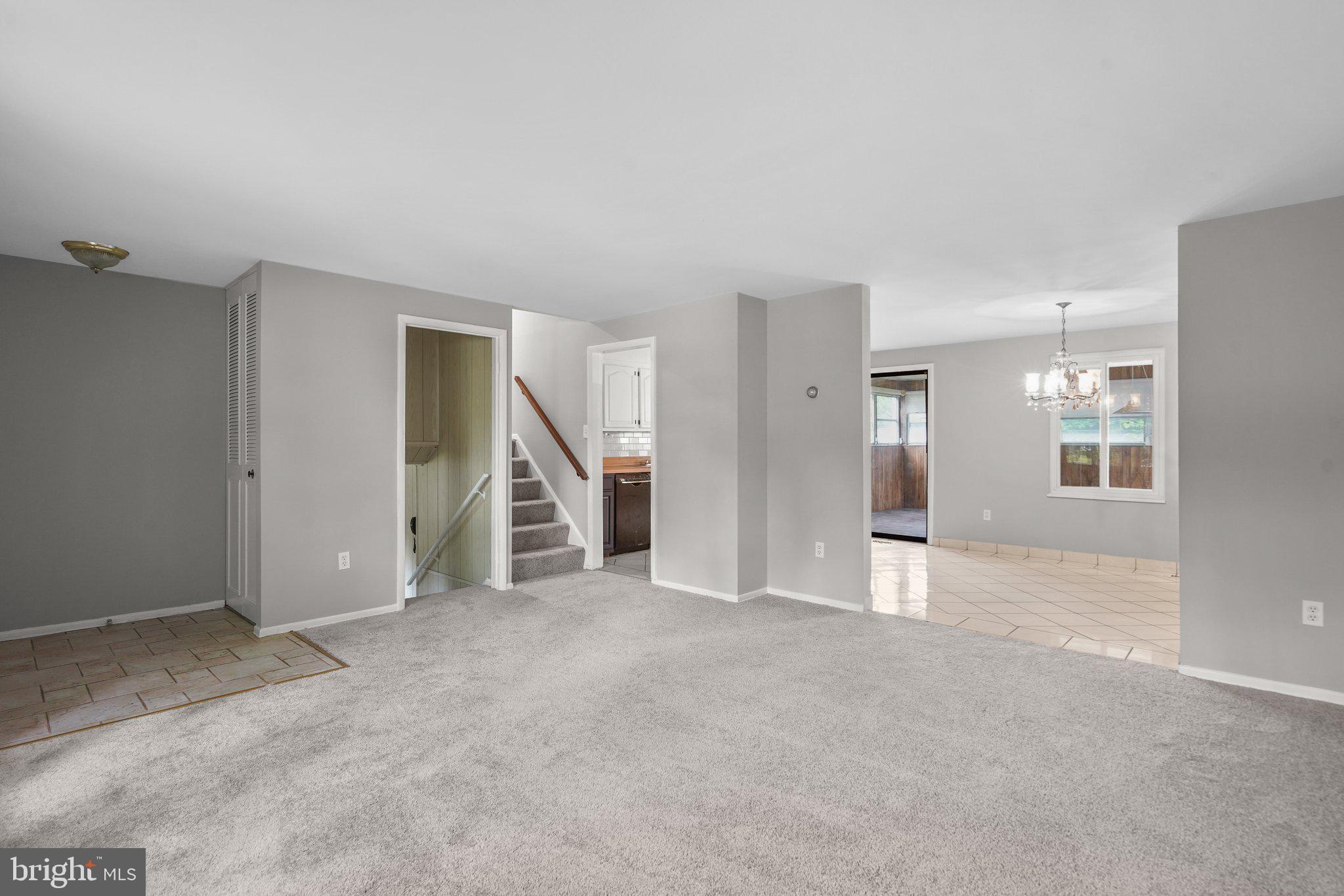 15436 Good Hope Road Silver Spring, MD 20905 - Photo 5 of 25 Living Room