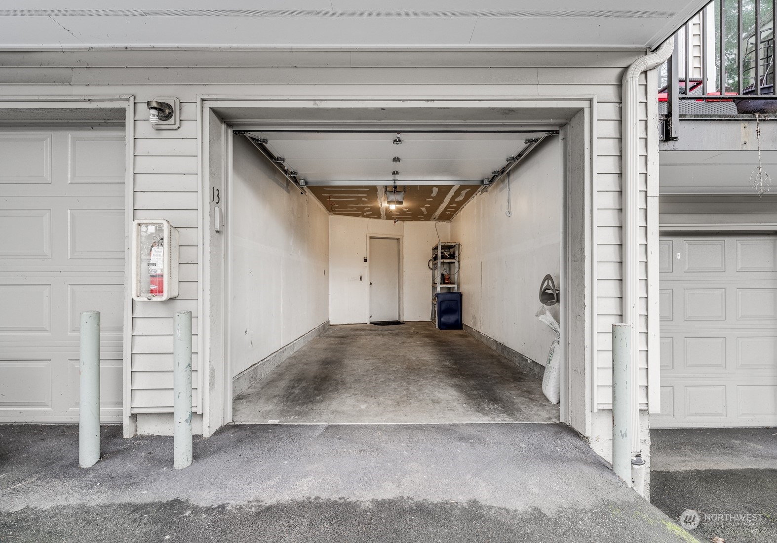 8512 242nd Street Southwest, Unit 9 Edmonds, WA 98026 - Photo 24 of 26 a view of entryway