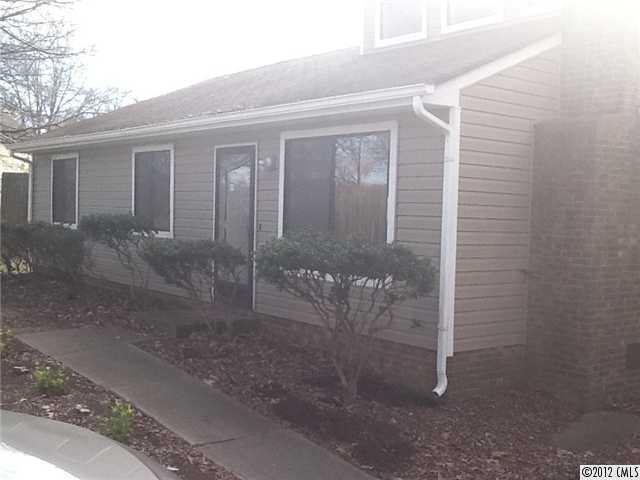 6904 Pence Road Charlotte, NC 28215 - Photo 2 of 7