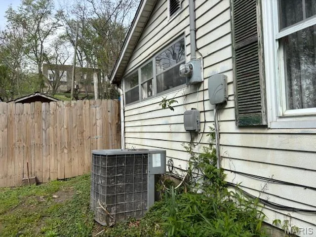 $139,900 | 206 South 1st Street, Steelville, MO 65565