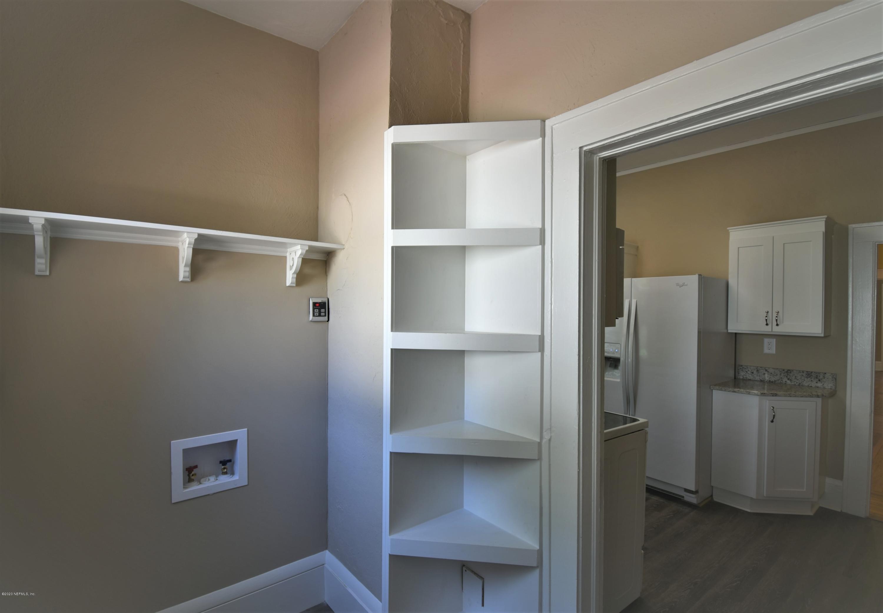 3623 Valencia Road Jacksonville, FL 32205 - Photo 18 of 31 Laundry Room