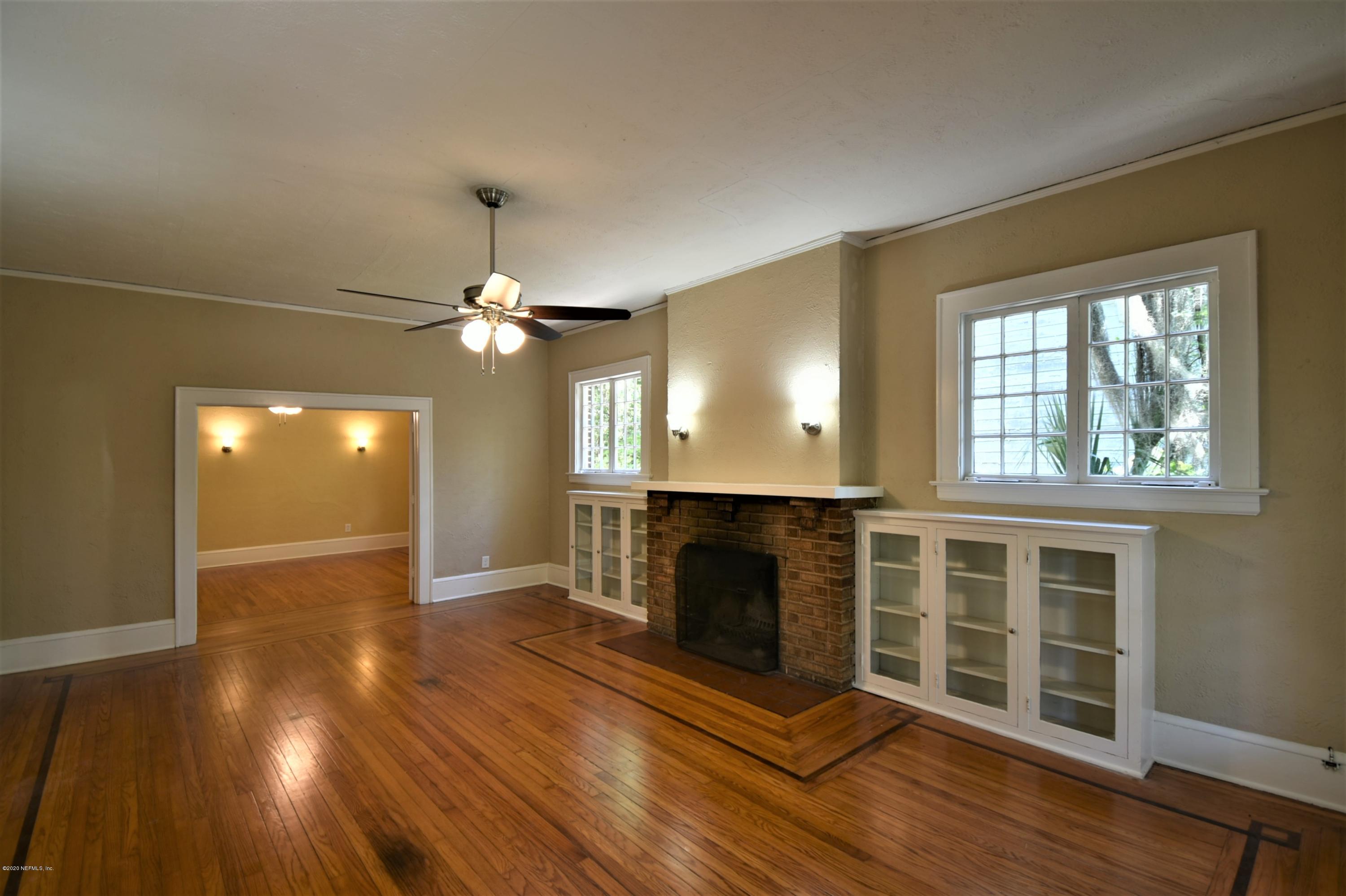 3623 Valencia Road Jacksonville, FL 32205 - Photo 7 of 31 Large Living Room