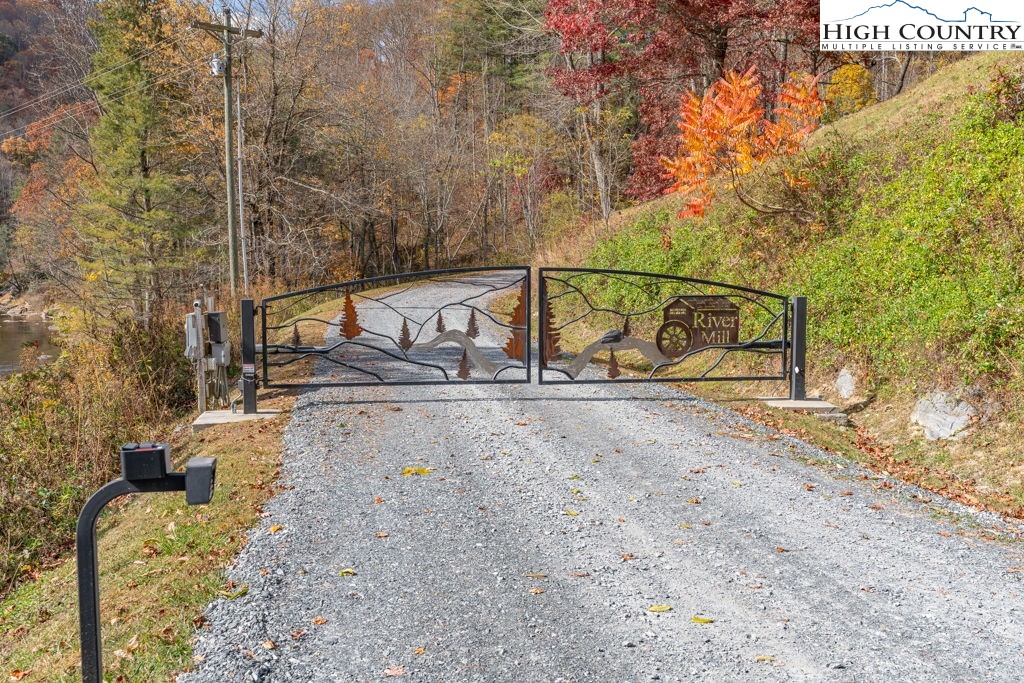 Mill Hill Sugar Grove, NC 28679 - Photo 17 of 36