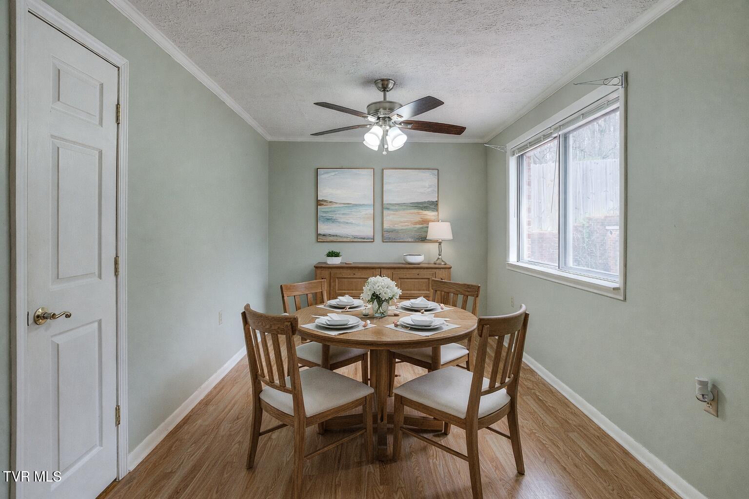 1208 Robinhood Road Greeneville, TN 37745 - Photo 16 of 63 Cozy dining room with natural light
