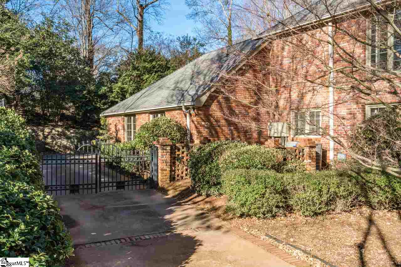 1422 Parkins Mill Road Greenville, SC 29607 - Photo 4 of 30