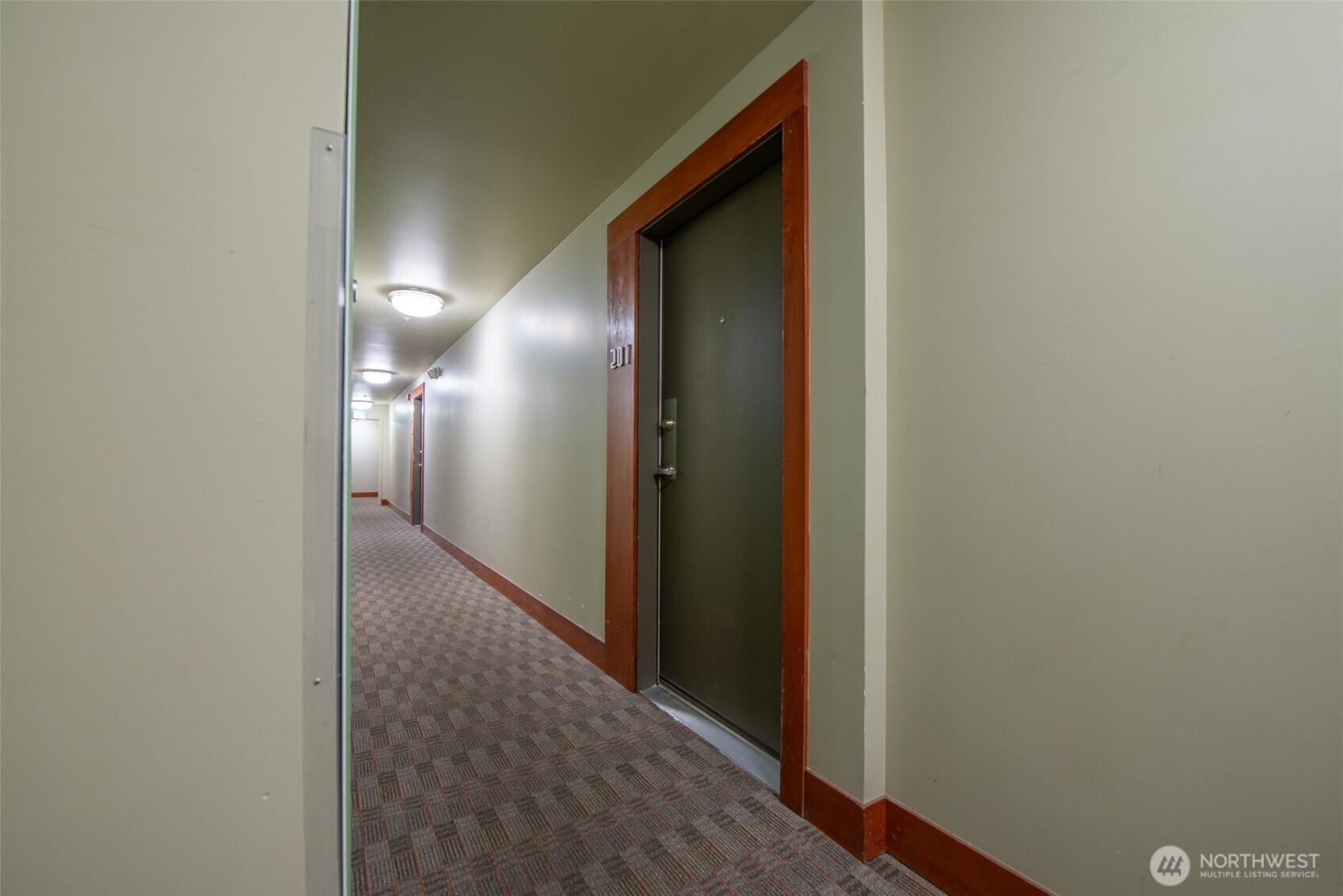 1550 Eastlake Avenue East, Unit 201 Seattle, WA 98102 - Photo 17 of 30