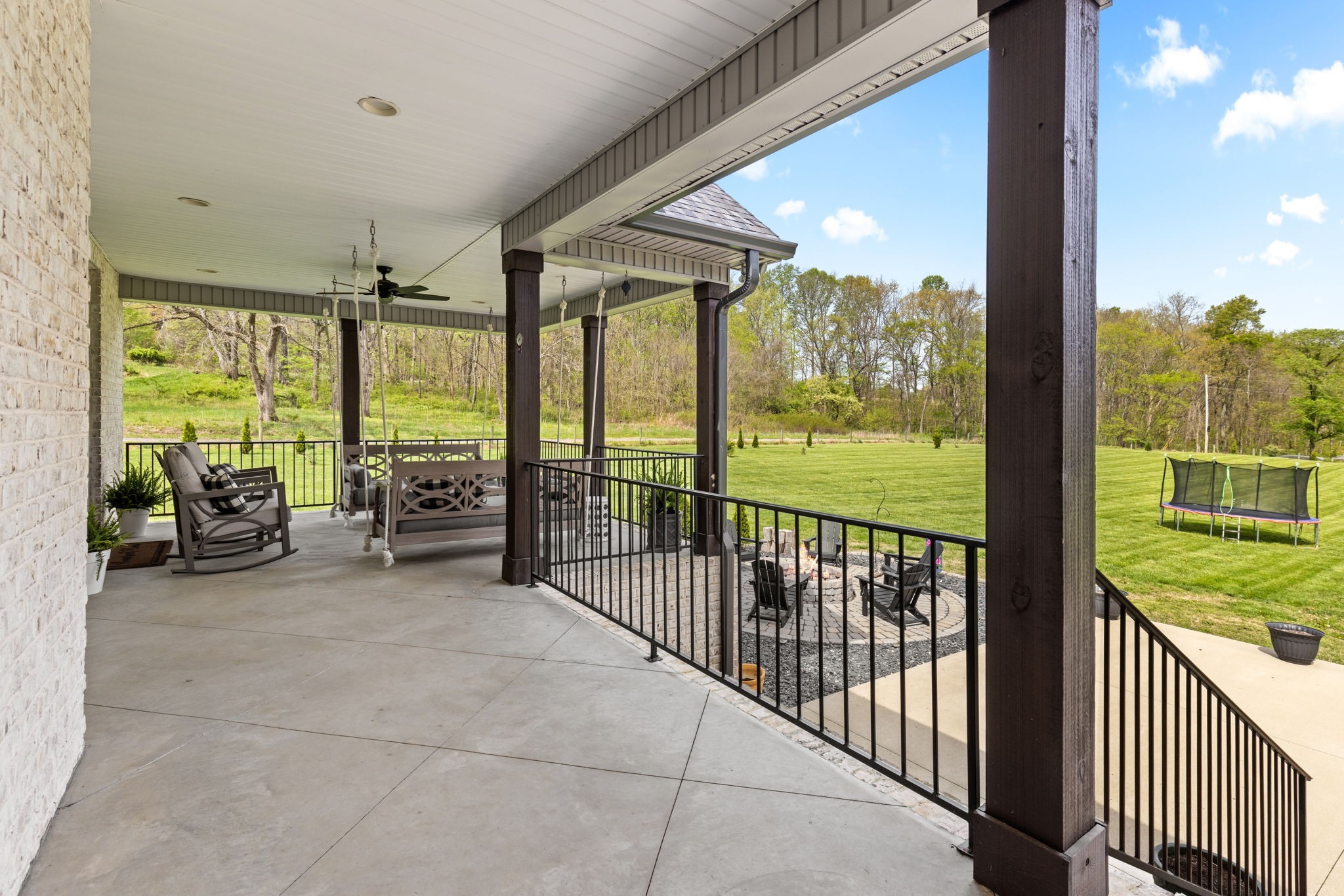 6012 Bethlehem Road Springfield, TN 37172 - Photo 41 of 60 a view of a city from a balcony