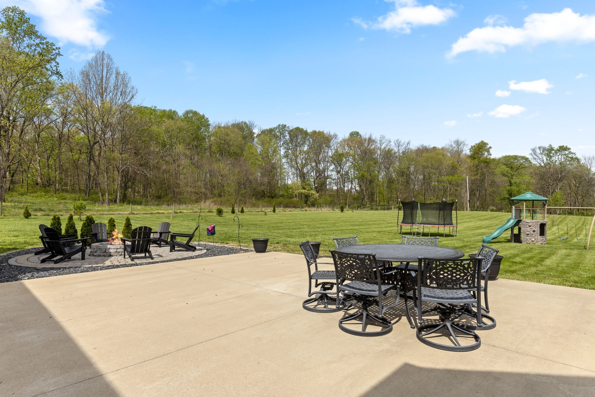 6012 Bethlehem Road Springfield, TN 37172 - Photo 44 of 60 a view of a swimming pool and lounge chairs