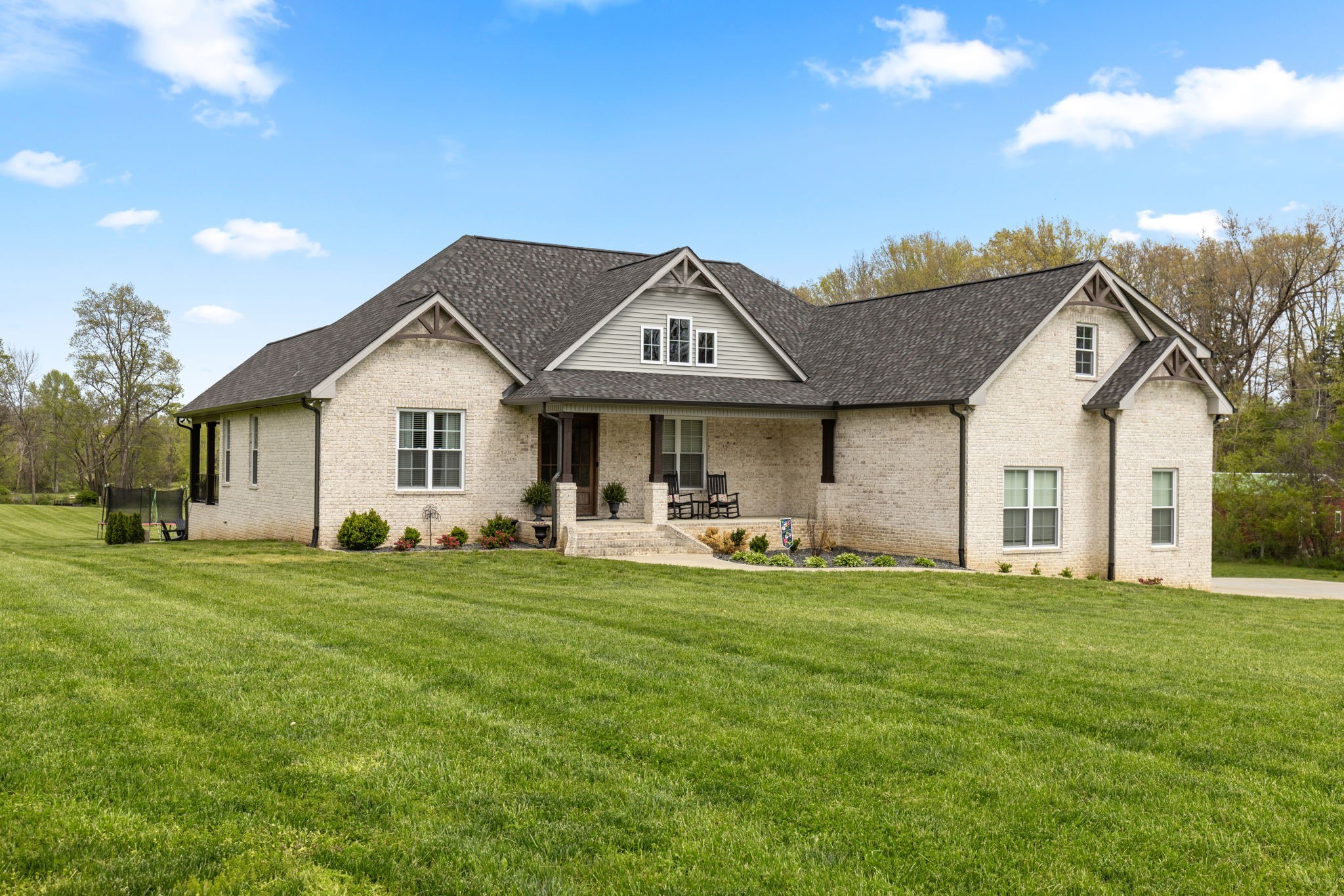 6012 Bethlehem Road Springfield, TN 37172 - Photo 56 of 60 a front view of a house with a garden
