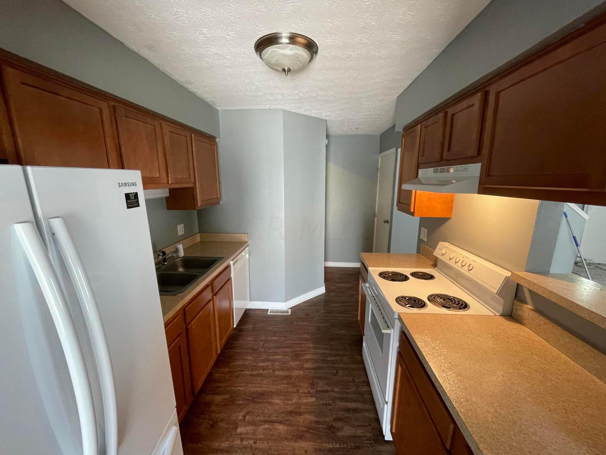 5236 Dierker Road, Unit B Columbus, OH 43220 - Photo 5 of 16 IMG_6092