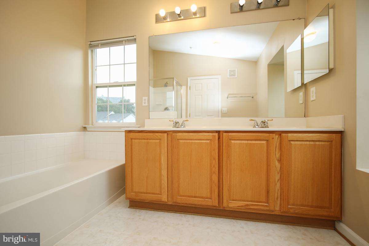 2046 University Boulevard West, Unit 12 Silver Spring, MD 20902 - Photo 22 of 30 Bath (Master)