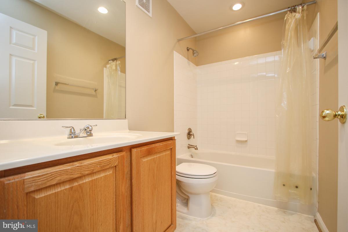 2046 University Boulevard West, Unit 12 Silver Spring, MD 20902 - Photo 27 of 30 Bath