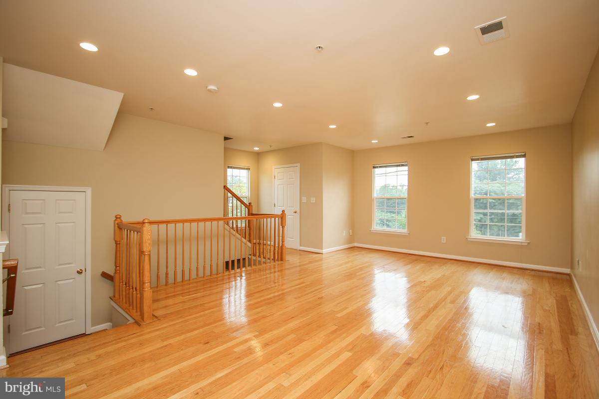 2046 University Boulevard West, Unit 12 Silver Spring, MD 20902 - Photo 8 of 30 Living Room