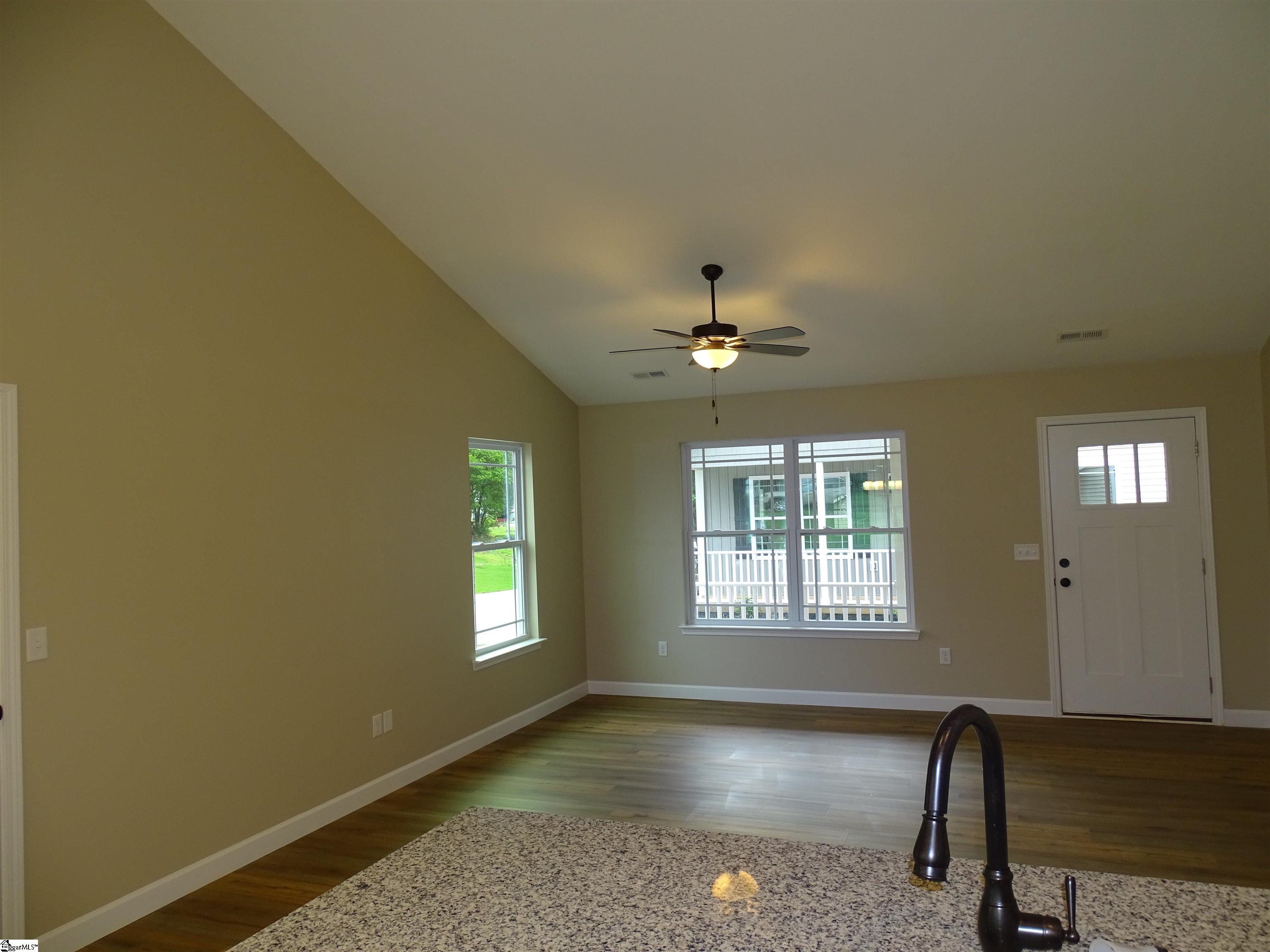 528-530 Tucapau Road Startex, SC 29385 - Photo 4 of 19 Gallery Image 4
