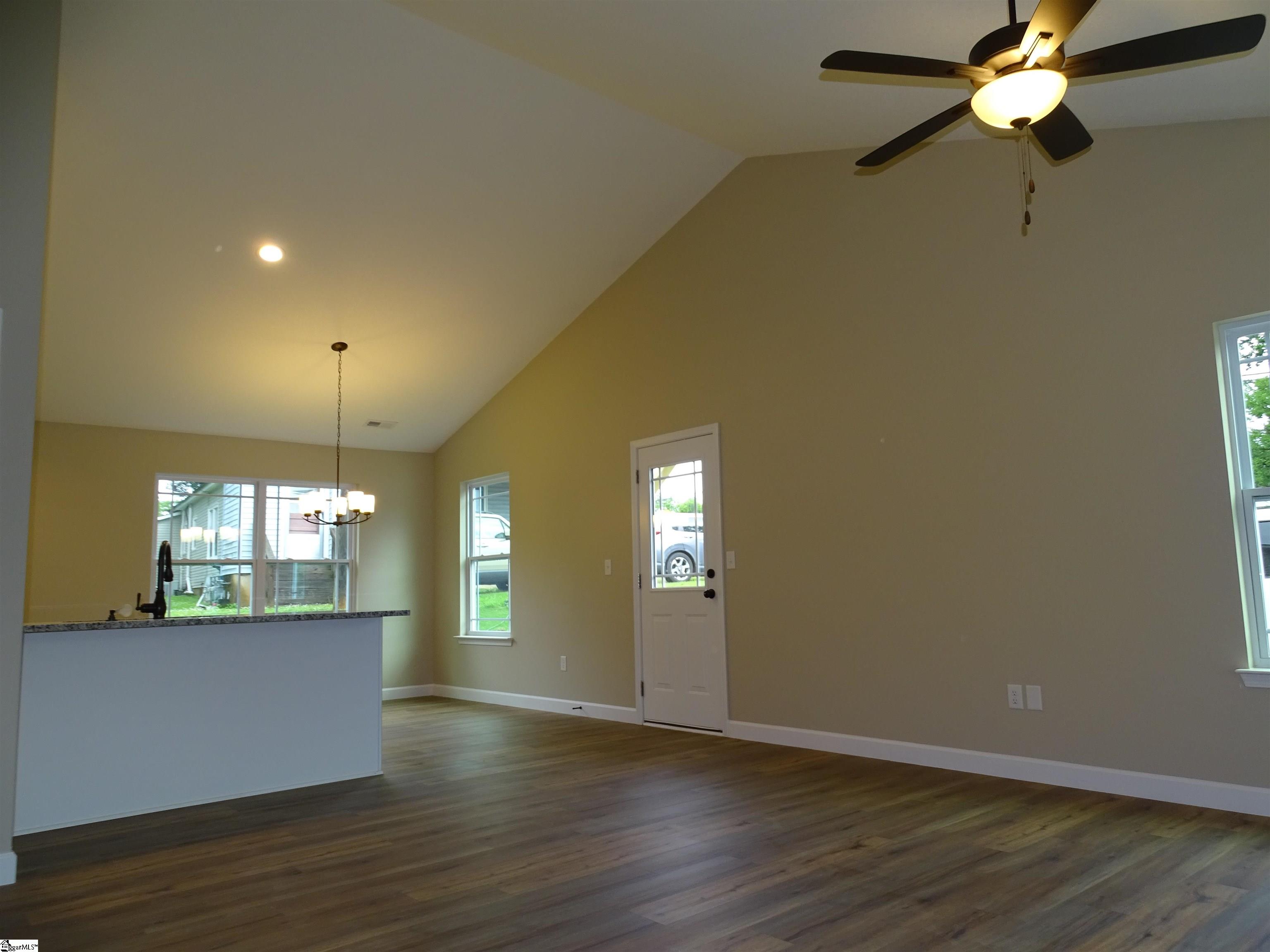 528-530 Tucapau Road Startex, SC 29385 - Photo 7 of 19 Gallery Image 7