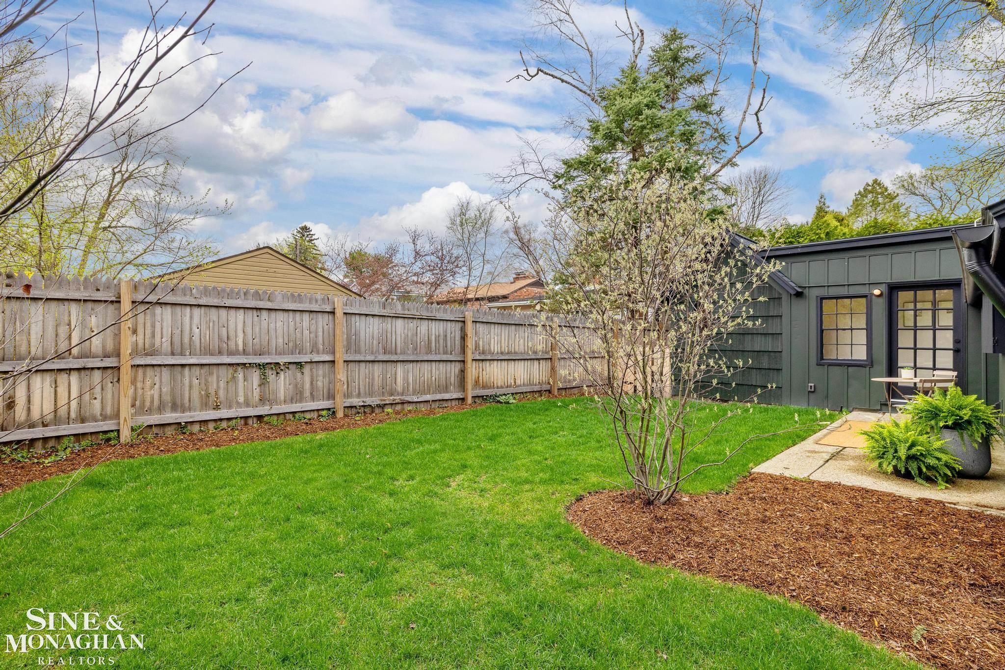 319 Beaupre Lane Grosse Pointe Farms, MI 48236 - Photo 40 of 47 Gallery Image 40