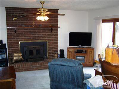 4766 West Coon Lake Road Howell, MI 48843 - Photo 5 of 22 20252527-4.JPG