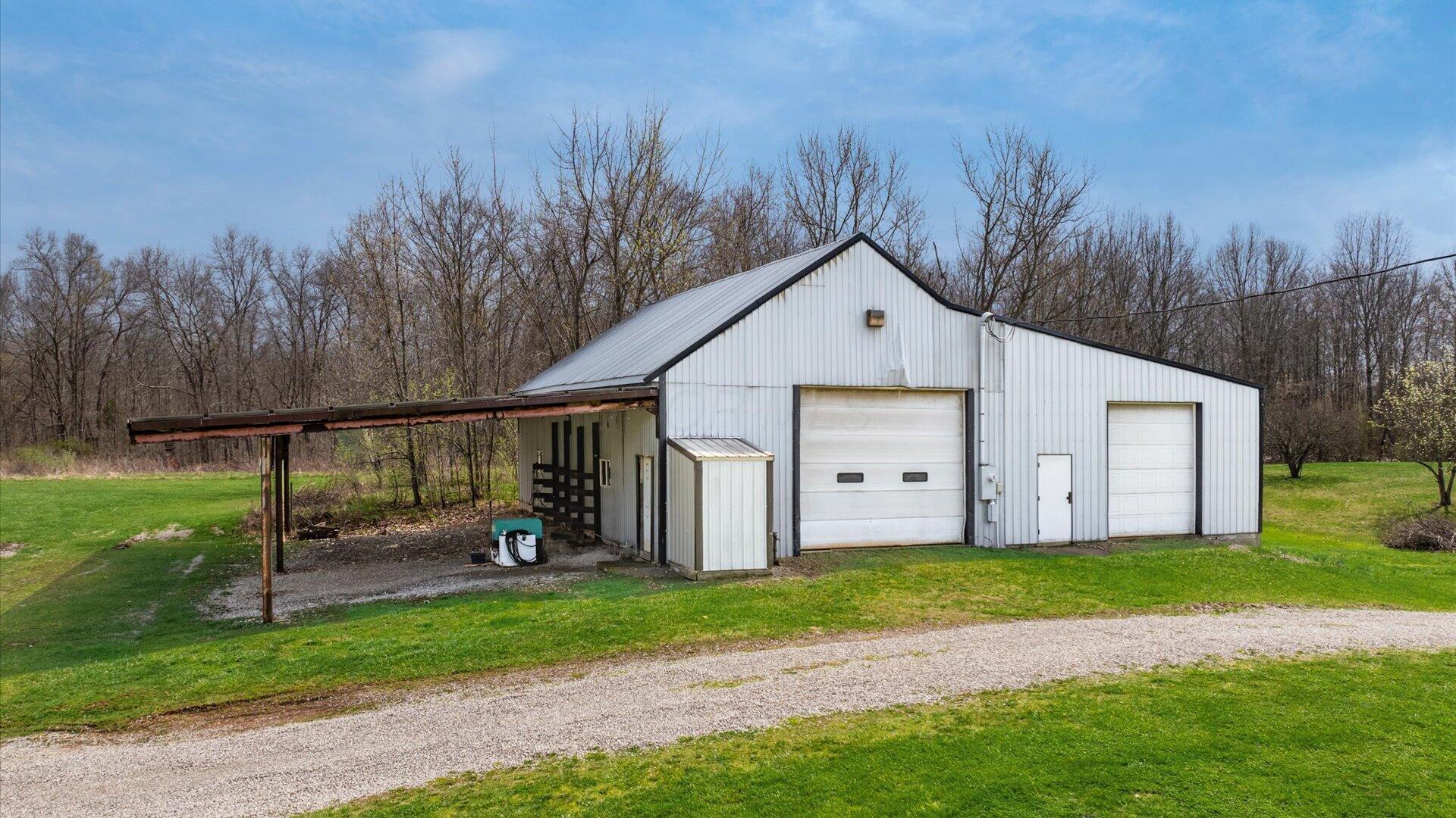 10021 West Triadelphia Road Crooksville, OH 43731 - Photo 2 of 78 76-z 10021 W Triadelphia119-2