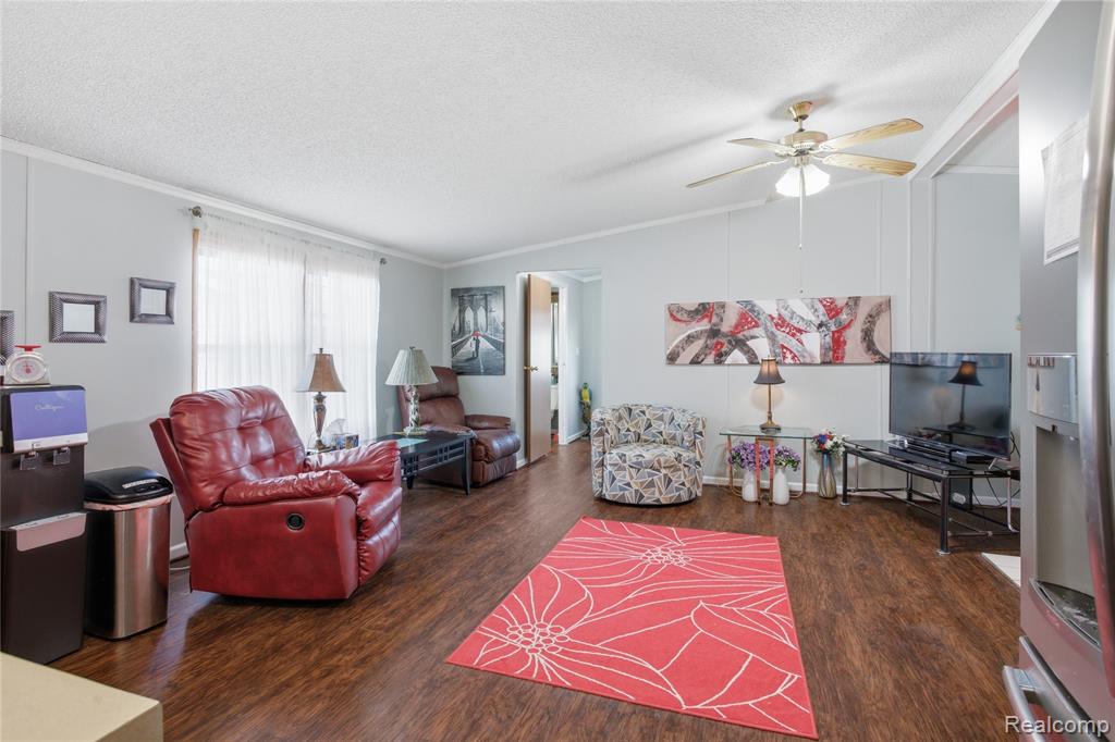 9857 Rembrandt Way Fenton, MI 48430 - Photo 17 of 44