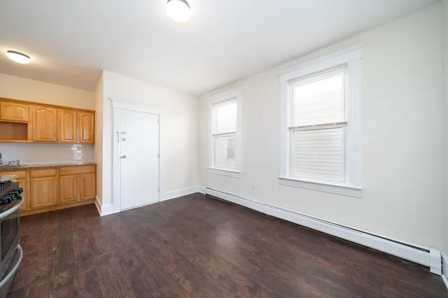 $2,000 | 224 Linden Avenue, Unit 4, Jersey City, NJ 07305