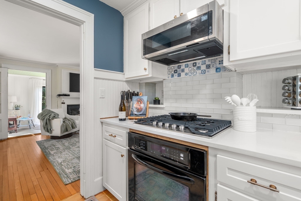 47 Indian Head Road Framingham, MA 01701 - Photo 9 of 36
