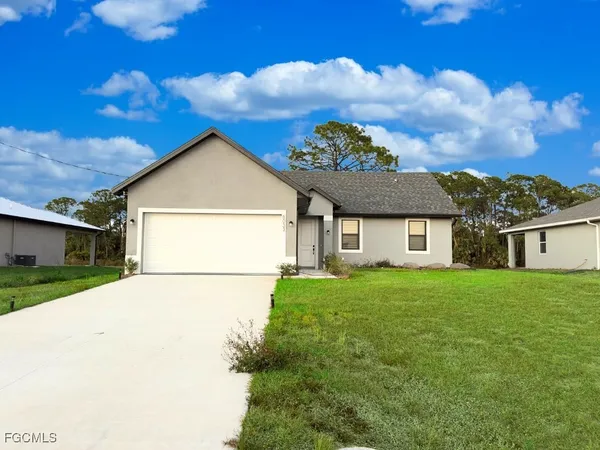 $2,200 | 8033 Melody Circle, LaBelle, FL 33935