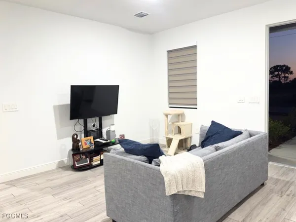 $2,200 | 8033 Melody Circle, LaBelle, FL 33935