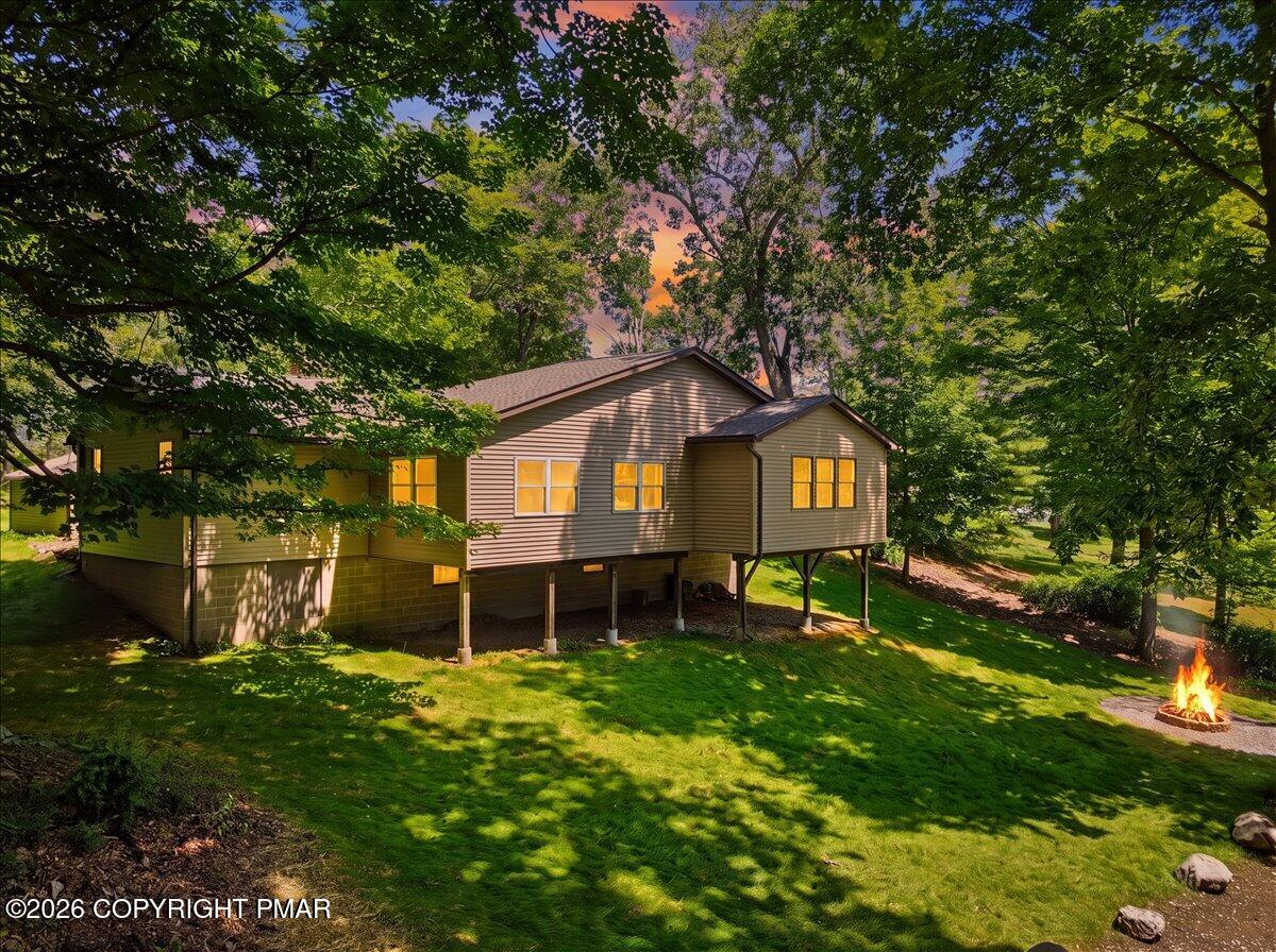 307 Foxglove Road Stroudsburg, PA 18360 - Photo 7 of 41 Twilight