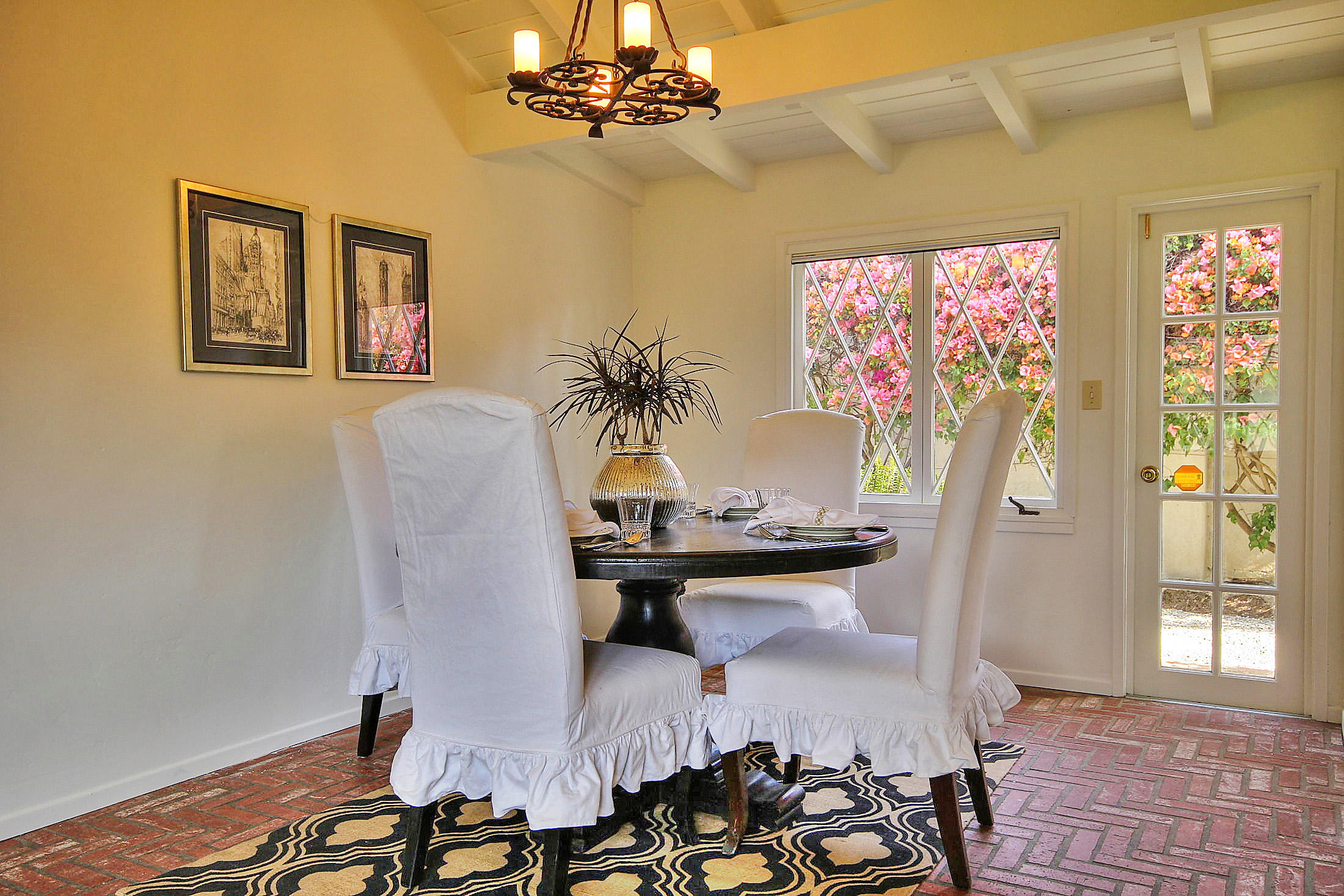 106 La Vereda Road Montecito, CA 93108 - Photo 3 of 18 24